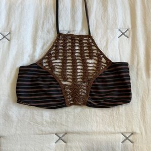 Petite acacia top